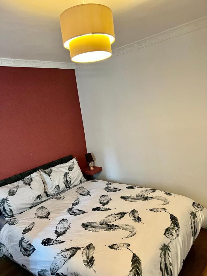 Private Room With Two Beds Near Central Лондон Экстерьер фото